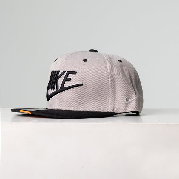 Gorra Beige Nike 501-3